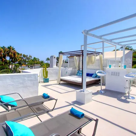 1094 Modern Duplex Penthouse On The