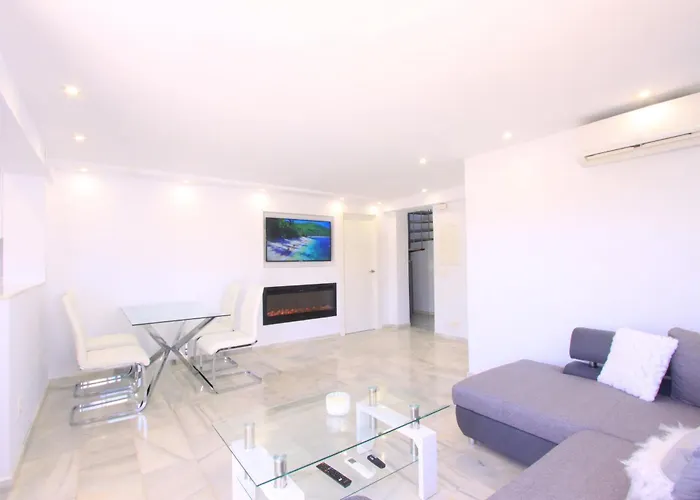 Апартаменты 1094 Modern Duplex Penthouse On The Марбелья