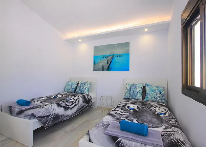 Апартаменты 1094 Modern Duplex Penthouse On The