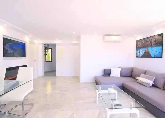 Апартаменты 1094 Modern Duplex Penthouse On The Марбелья