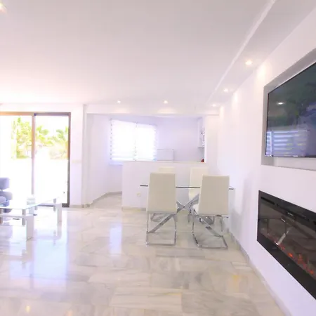 1094 Modern Duplex Penthouse On The Apartamento Marbella