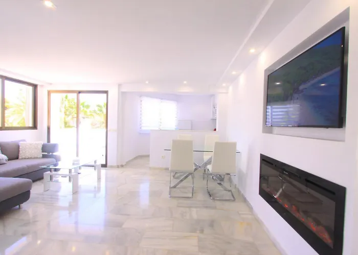 1094 Modern Duplex Penthouse On The Apartamento Marbella