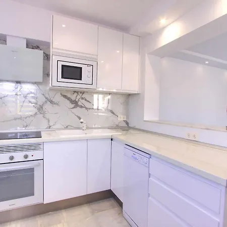 1094 Modern Duplex Penthouse On The Marbella